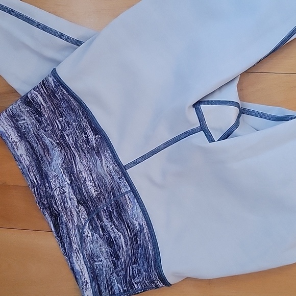 Lululemon Size 4 Wunder Under HR Aerial Drift 7 / 8 Leggings - Picture 6 of 6